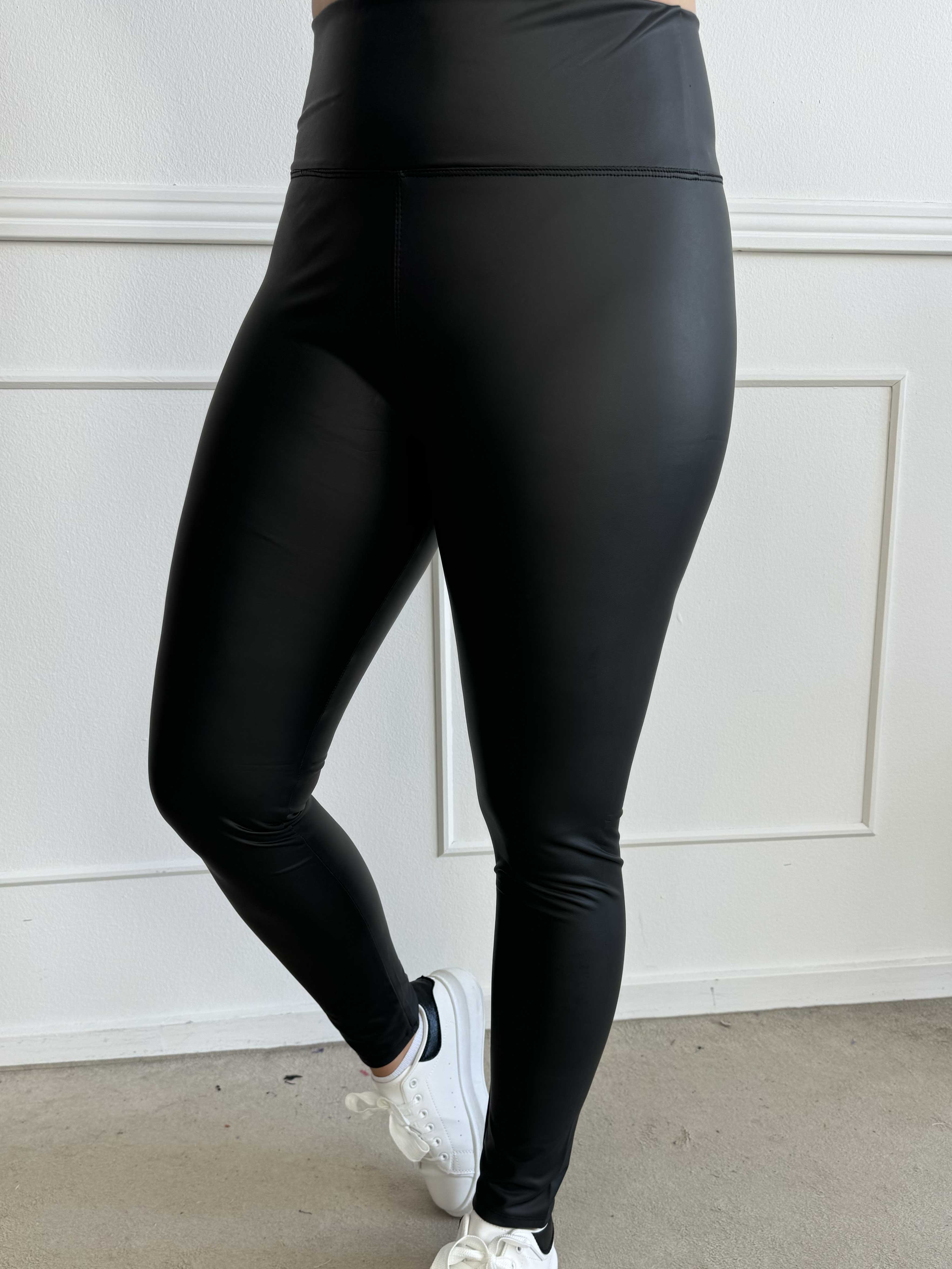 Madeline - Plus size læderlook leggings